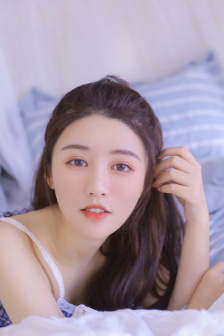 为丈夫晋升的妻子与职场上司女主演